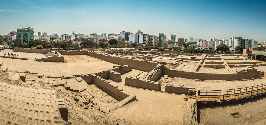 Huaca Pucllana ubicada en Pueblo Libre.